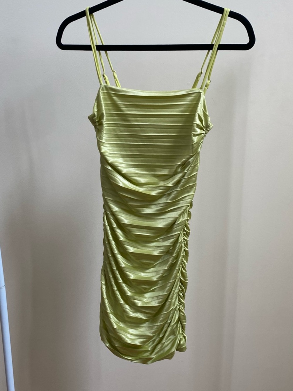 Lucy in the Sky Arabelle pleated bodycon mini dress Lime Green - Picture 3 of 8